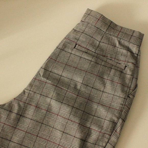 Chic and comfy plaid pants. - Picture 3 of 7